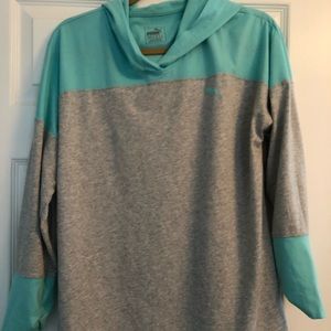 Long sleeve hooded puma athletic top women’s XL